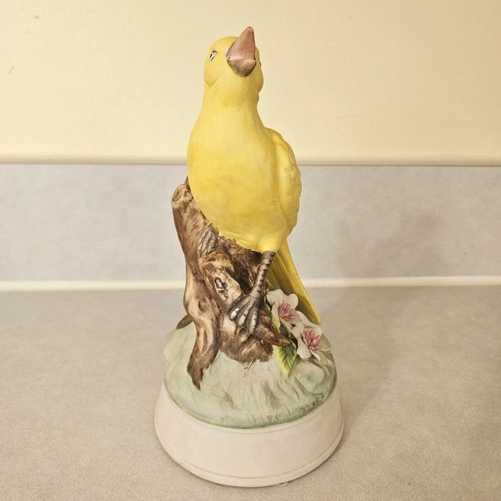 N/A vintage canary